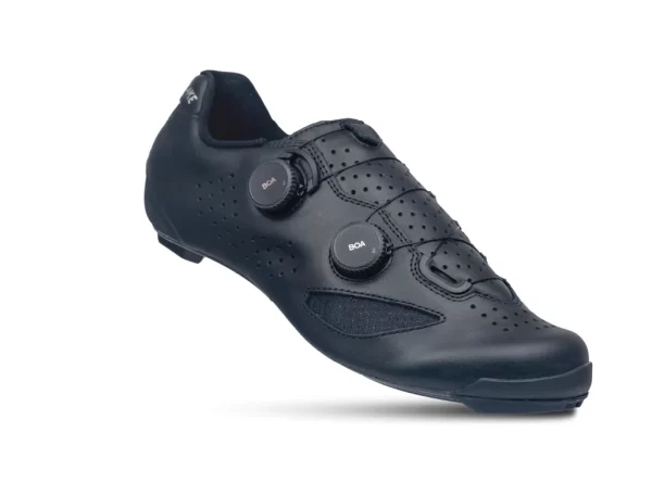 Lake CX239 Road Cycling Shoes in White – high-performance, stiff carbon sole shoes for serious road cyclists.