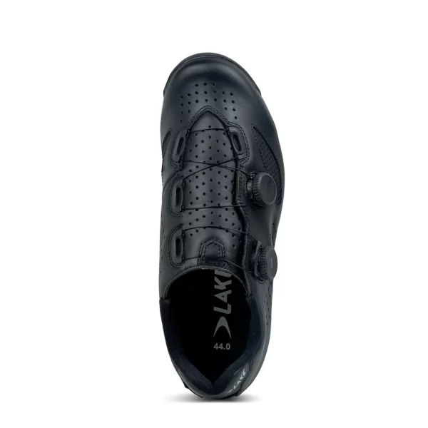 ake CX239 Road Cycling Shoes in White – high-performance, stiff carbon sole shoes for serious road cyclists.